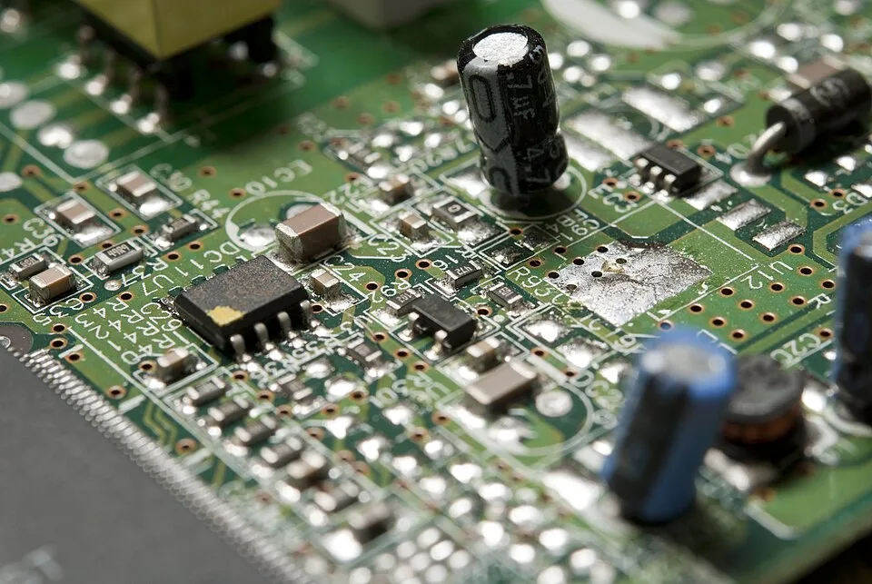 Integrate Circuit（圖片來源： Wikimedia Commons）